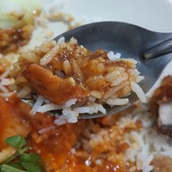 เมนูของร้าน ข้าวหมูแดงเรือเมล์