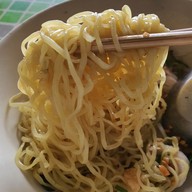 เมนูของร้าน ก๋วยเตี๋ยวหมูเด้งเฮียเจี๊ยบ