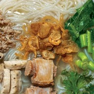 ฮ้อน ก๋วยจั๊บอุบล -