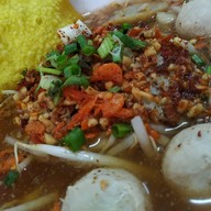ก๋วยเตี๋ยวลุงหนวดต้มยำรสเจ็บ+น้ำใสและน้ำตก ไม่มีสาขา