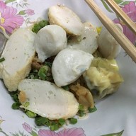 เมนูของร้าน ก๋วยเตี๋ยวลูกชิ้นปลา บ้านหม้อ(เจงคุง)