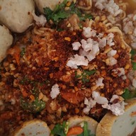 ก๋วยเตี๋ยวลุงหนวดต้มยำรสเจ็บ+น้ำใสและน้ำตก ไม่มีสาขา