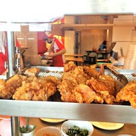 บรรยากาศ ข้าวมันไก่บันไซ สาขาท่าอิฐ ท่าอิฐ