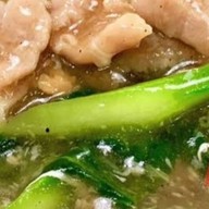 ราดหน้า เอ็มไพร์คุณนู๋  ตลาดบางปะกอก