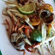ลดาปลาร้าหอม 🐠 ส้มตำ ยำ อาหารอีสาน ตามสั่ง ลดาปลาร้าหอม