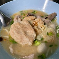 ก๋วยเตี๋ยวลูกชิ้นหมูเกาะสมุย
