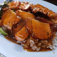 เมนูของร้าน ข้าวหมูแดง อึ๊งทงฮะ(ท่ารถบางเลน)