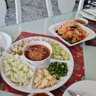 เมนูของร้าน VT แหนมเนือง ซอยสหการประมูล