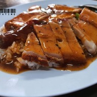 เมนูของร้าน ข้าวหมูแดง อึ๊งทงฮะ(ท่ารถบางเลน)