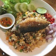 บ้านข้าวแกงป้าแดง