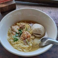 เมนูของร้าน ก๋วยเตี๋ยวเรือห้อยขา สันกำแพง