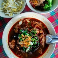 เมนูของร้าน น้ำเงี้ยว ข้าวซอยป้านวลเจ้าเก่า