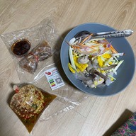 ปริม ยำปูบางแสน ตลาดอินดี้