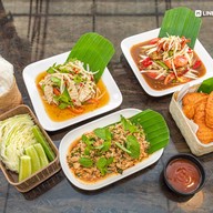 เมนูของร้าน ส้มตำนัวร์จ๊าด (ตึกก่อนถึงแยกกวงฮั้ว) ระยอง