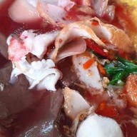 ก๋วยเตี๋ยวบะหมี่เกี๊ยวหมูแดงป้าเมย์เจ้าเก่าสภาวิศวกร