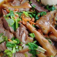 ก๋วยเตี๋ยวเป็ดเจ๊น้องตลาดพลอย 2