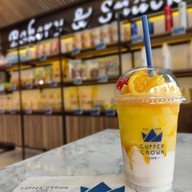 คัพเปอร์คราวน์คาเฟ่ กะเพรา ผัดไทย ผัดซีอิ๊ว สเต็ก พิซซ่า ชาไทย กาแฟ ชานม ไอติม ในเมือง