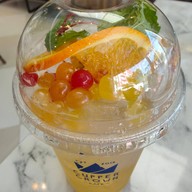 คัพเปอร์คราวน์คาเฟ่ กะเพรา ผัดไทย ผัดซีอิ๊ว สเต็ก พิซซ่า ชาไทย กาแฟ ชานม ไอติม ในเมือง