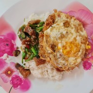 นิรันดร์มาม่าผัด เจ้าเก่า (รร.เรยีนา) เชียงใหม่แลนด์