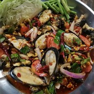 ส้มตำเอมมี่ปากระเบิด