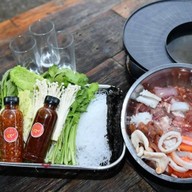 อลังการ 9 ชาบู หมูกะทะ อาหารทะเล