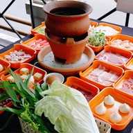 ซุ้ม 2 พายัพ ( จุ่มแซ่บ )