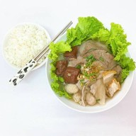 ชิมเพลินต้มเลือดหมู