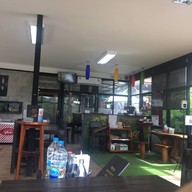 ลอมข้าว คาเฟ่ แอนด์ เรสเตอร์รอง