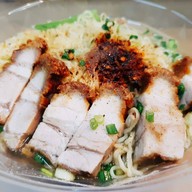 เมนูของร้าน ตั่วถั่งบะหมี่เกี๊ยว สาขาสาธุประดิษฐ์