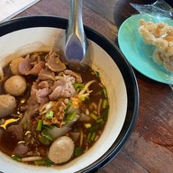 ก๋วยเตี๋ยวจูงนาง