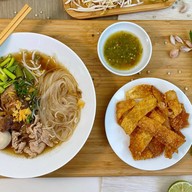 ก๋วยเตี๋ยวหมูเลียง สูตรจันทบุรี