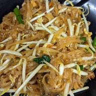 ผัดไทนายแว่น ปิ่นเกล้า