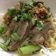 ก๋วยเตี๋ยวลูกชิ้นแชมป์ หน้าโรบินสัน