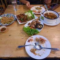 เมนูของร้าน แล้วแต่เผา นั่งเล่น & เดลิเวอรี่