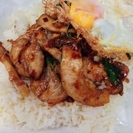 พริกแห้งกะเพราซี้ดByเจ้ใหม่