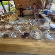 ป้าจุ๋มขนมหวาน สะพานหิน