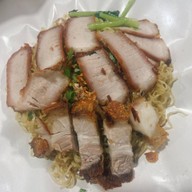 มิ้นท์บะหมี่เกี๊ยวกุ้งยักษ์ ข้าวหมูแดงหมูกรอบ เล้งแซ่บบบ มิ้นท์บะหมี่เกี๊ยวกุ้งยักษ์