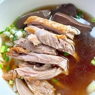 เมนูของร้าน ร้านก๋วยเตี๋ยวเป็ดเจ๊รีย์คอนแวนต์(เจ้าเก่า)