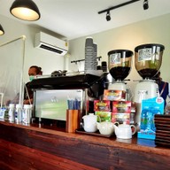 บรรยากาศ Olna X PY ROASTERS