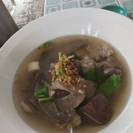 เมนูของร้าน ข้าวเลือดหมูตราด ตะเคียนคู่ จันทบุรี 2