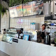 บรรยากาศ Sleepless Cafe ถนนเนตรดี