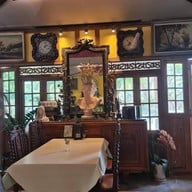 LADY ALLLYN CAFE, ใต้ต้น CAFE