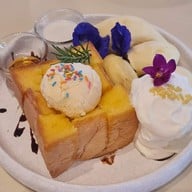 LADY ALLLYN CAFE, ใต้ต้น CAFE