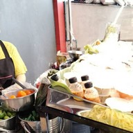 ยำป็อกๆหน้าห้างพันธุ์ทิพย์