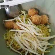 เมนูของร้าน จังกิ้มฮั่วเตียง ก๋วยเตี๋ยวลูกชิ้นปลา เจริญกรุง [คลองถม]