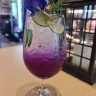 LADY ALLLYN CAFE, ใต้ต้น CAFE