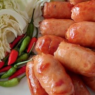 ไส้กรอกอีสานหมู น้ำฝน อาหารทานเล่น