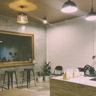 DAY ONE BAR&RESTAURANT ถนนประชาอุทิศ