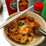 เมนูของร้าน ก๋วยเตี๋ยวคั่วเป็ดอร่อยริมทาง คลองถม
