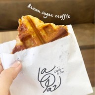 ลาพาซ คาเฟ่ (La Paz Cafe')  -